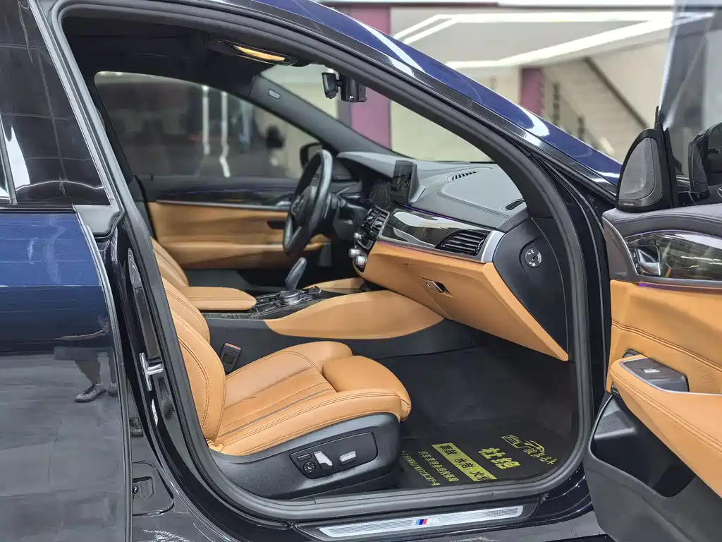 BMW 6 Series GT 2019 — фото 12