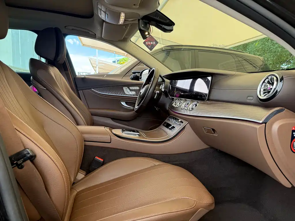 Mercedes-Benz E-Class 2021 — фото 12