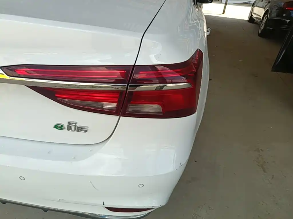 Roewe i6 New Energy 2020 — фото 8