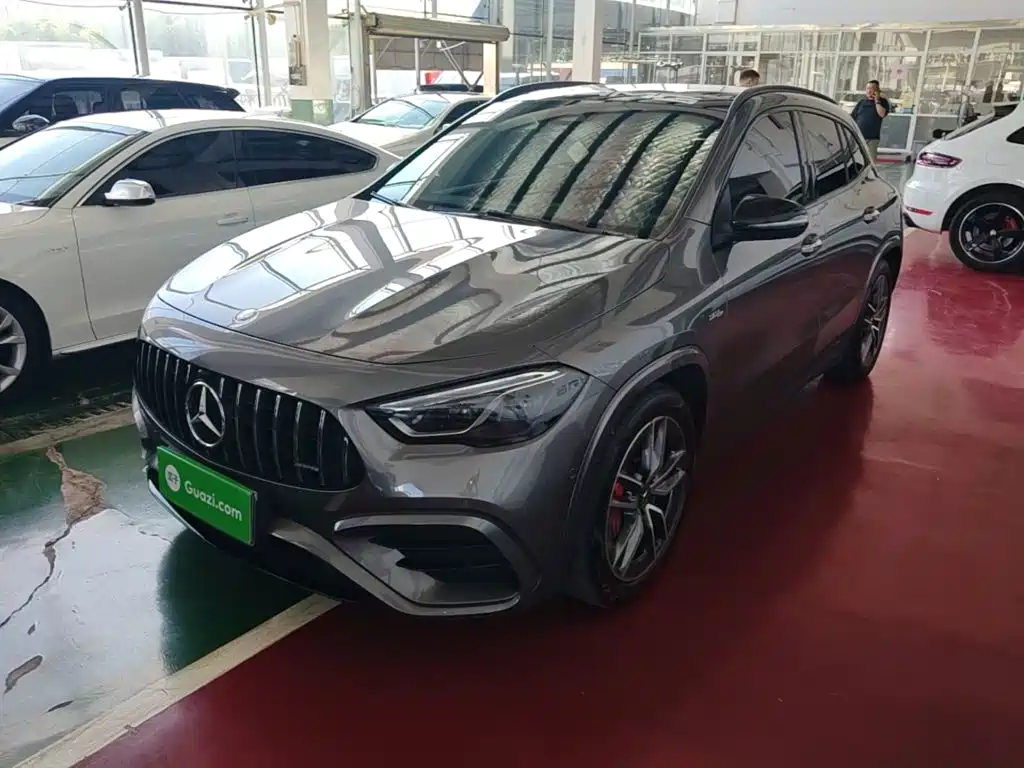 Mercedes-Benz GLA AMG 2025 — фото 1