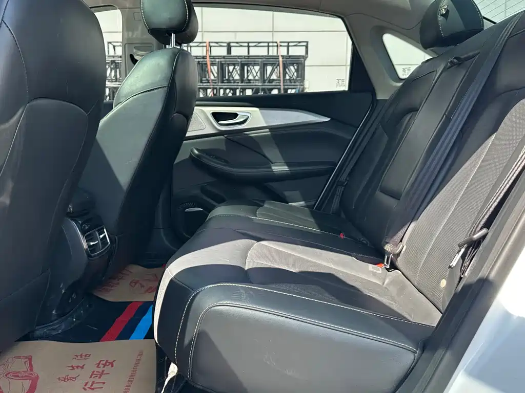 Roewe i6 MAX New Energy 2022 — фото 10
