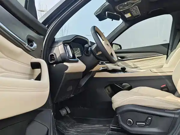 Geely Xingyue L 2025