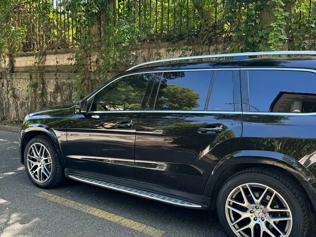 Mercedes-Benz GLS AMG 2018 — фото 17