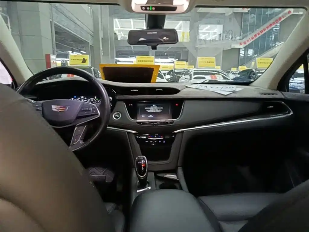 Cadillac XT5 2019 — фото 9