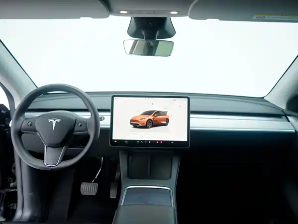 Tesla Model Y 2025