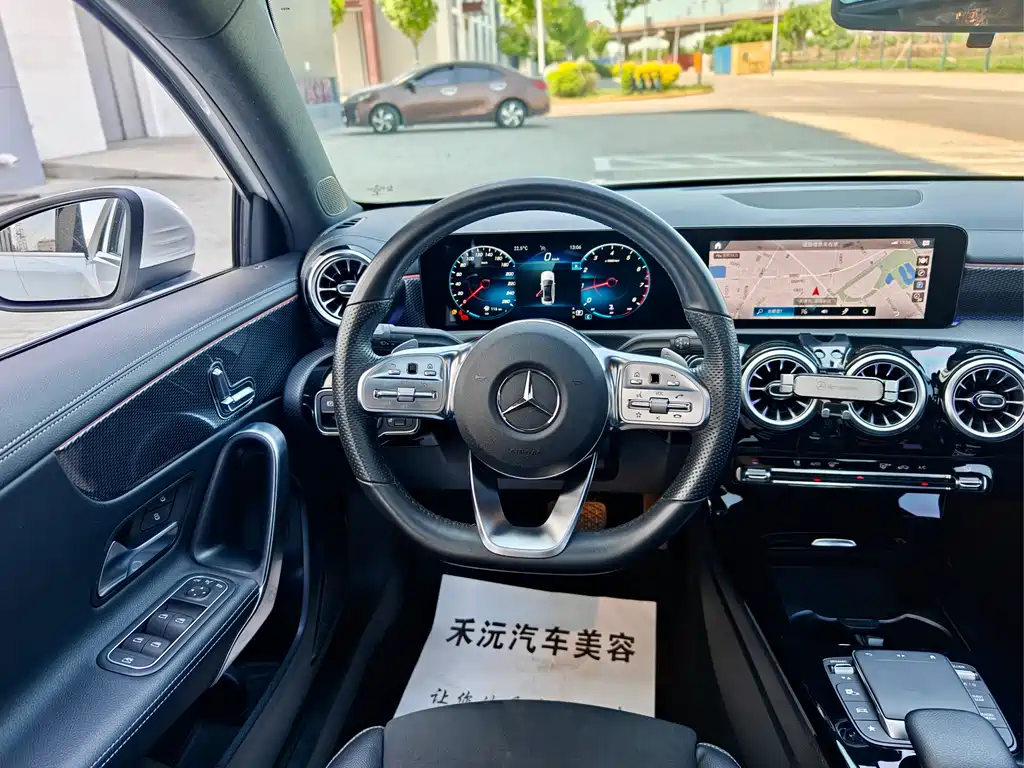 Mercedes-Benz A-Class 2022 — фото 14