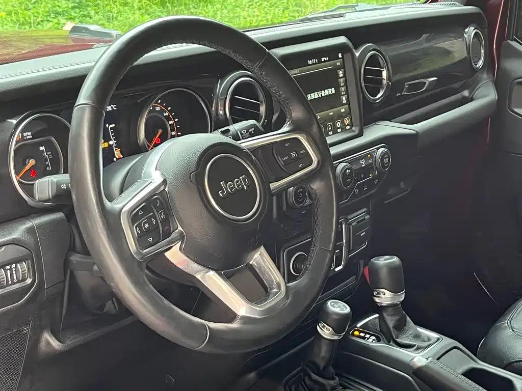 Jeep Wrangler 2024 — фото 12