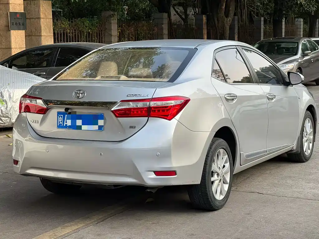 Toyota Corolla 2015 — фото 6