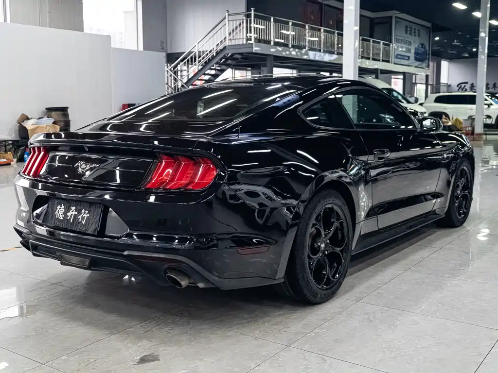 Ford Mustang 2018 — фото 2