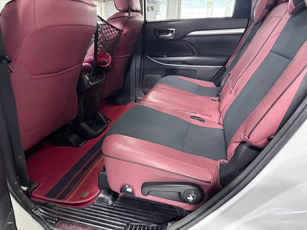 Toyota Highlander 2018 — фото 11