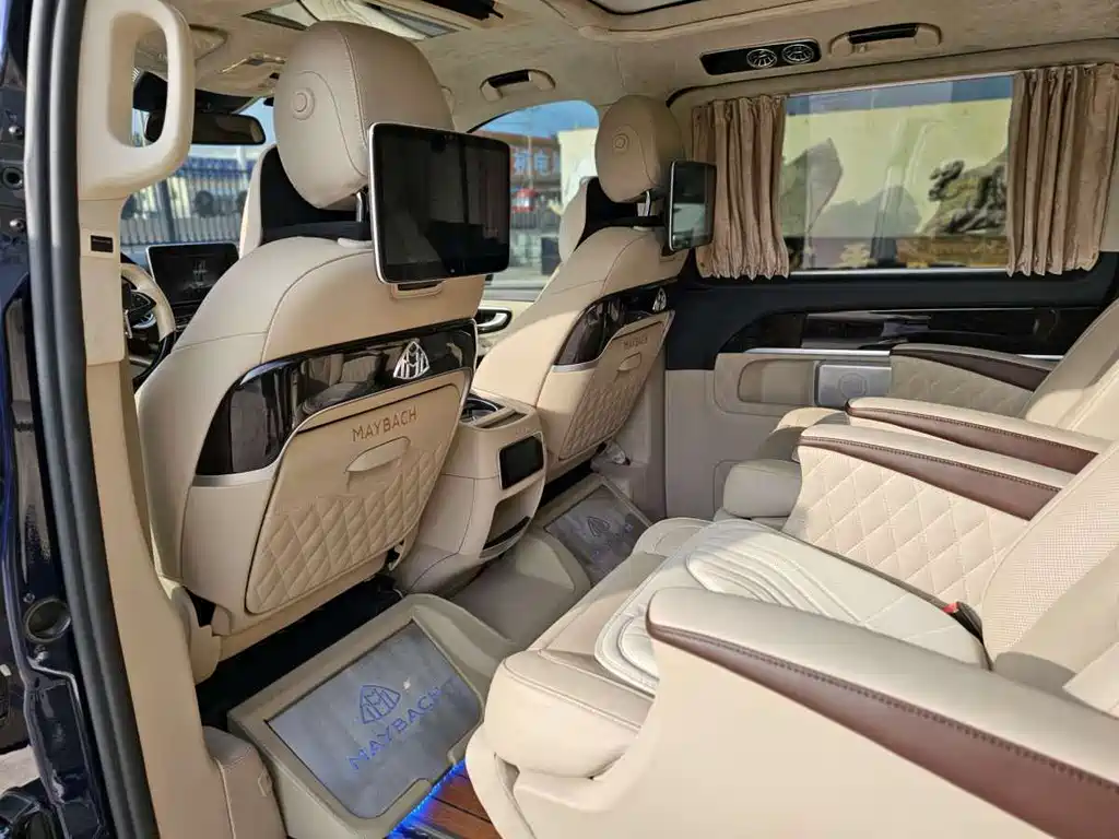 Mercedes-Benz V-Class 2019 — фото 18