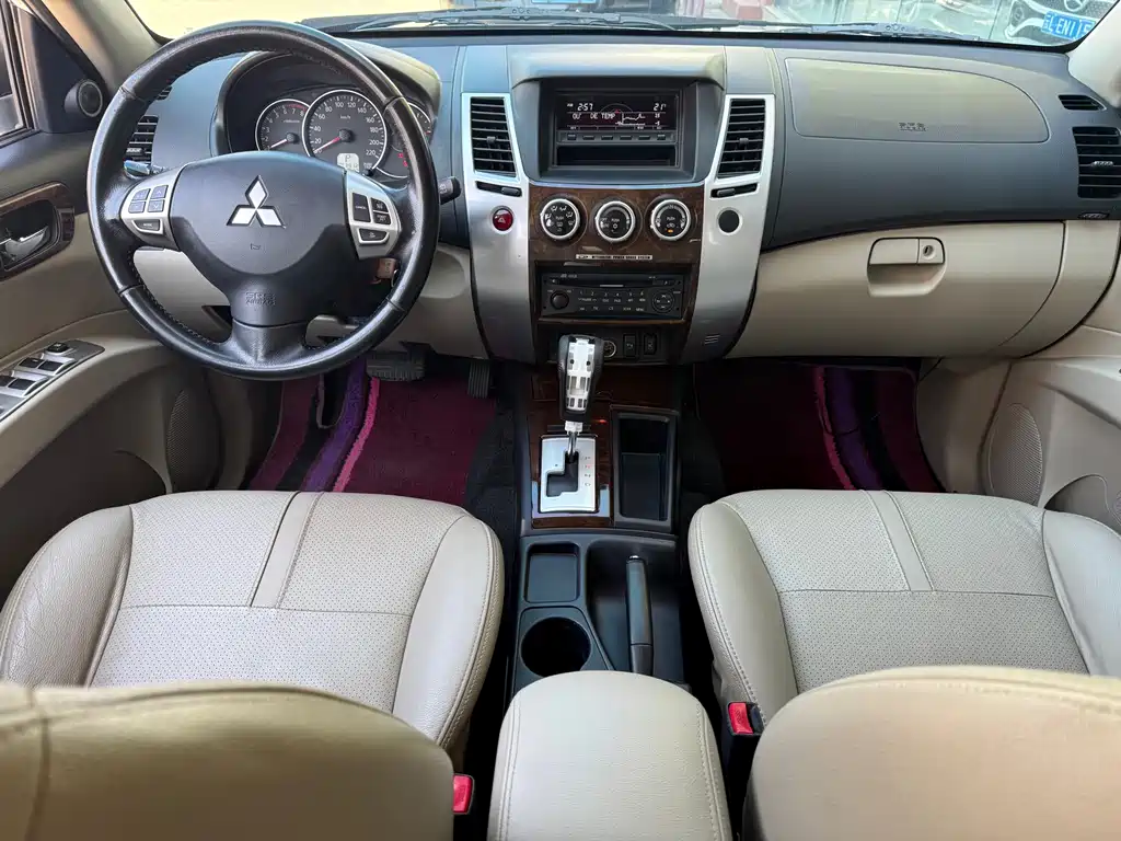 Mitsubishi Pajero Sport 2016 — фото 8