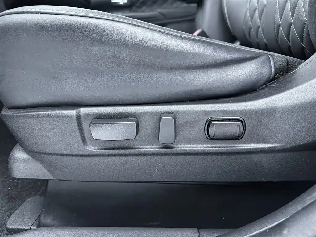 Mitsubishi Outlander 2021 — фото 12