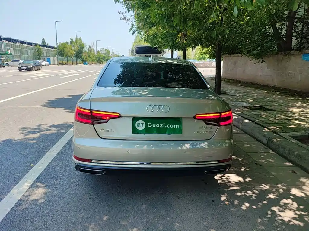 Audi A4L 2019