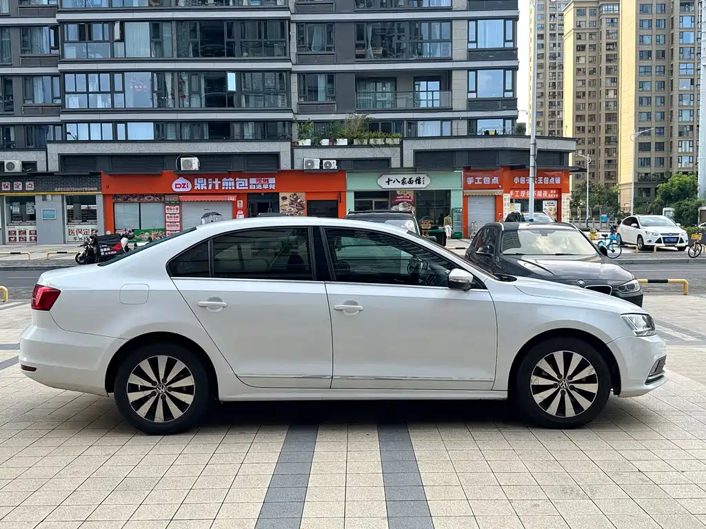 Volkswagen Sagitar 2019
