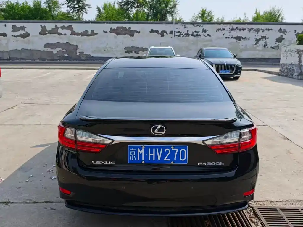 Lexus ES 2016