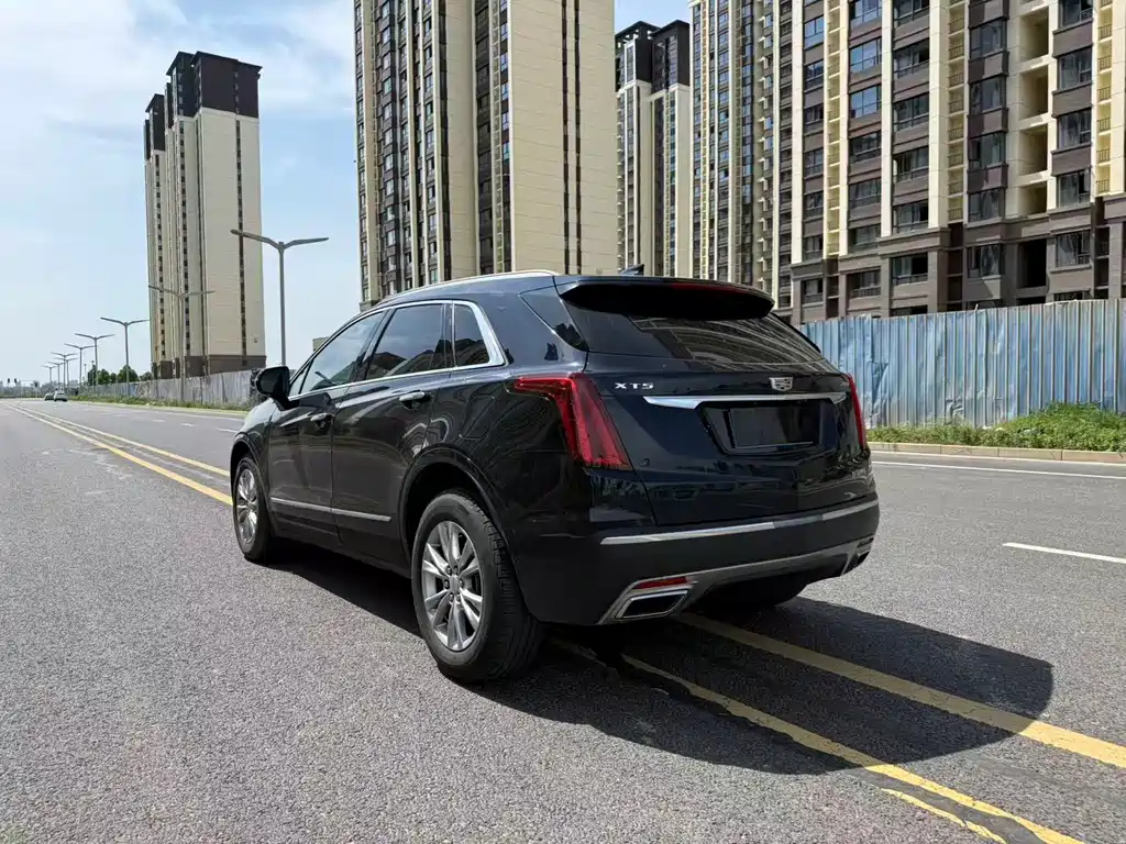 Cadillac XT5 2022 — фото 9