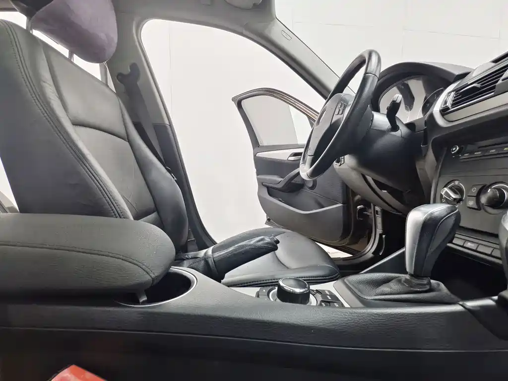 BMW X1 2013 — фото 15