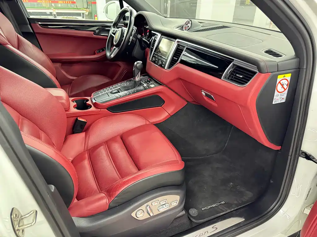 Porsche Macan 2015 — фото 16