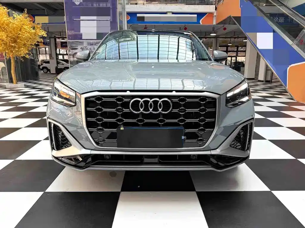 Audi Q2L 2023