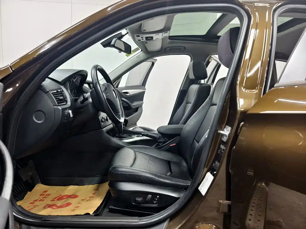 BMW X1 2013 — фото 11