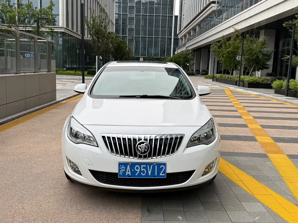 Buick Excelle 2012
