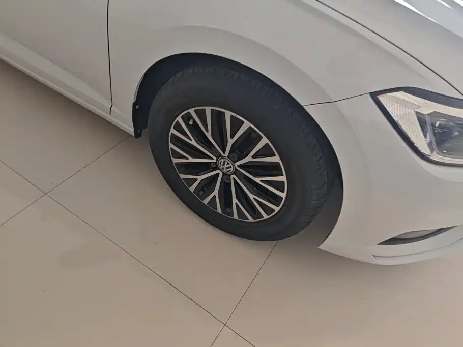 Volkswagen Sagitar 2020