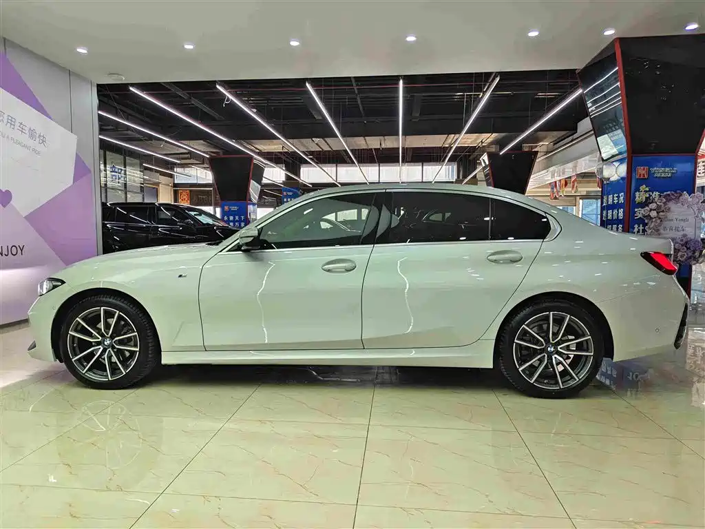 BMW 3 Series 2025