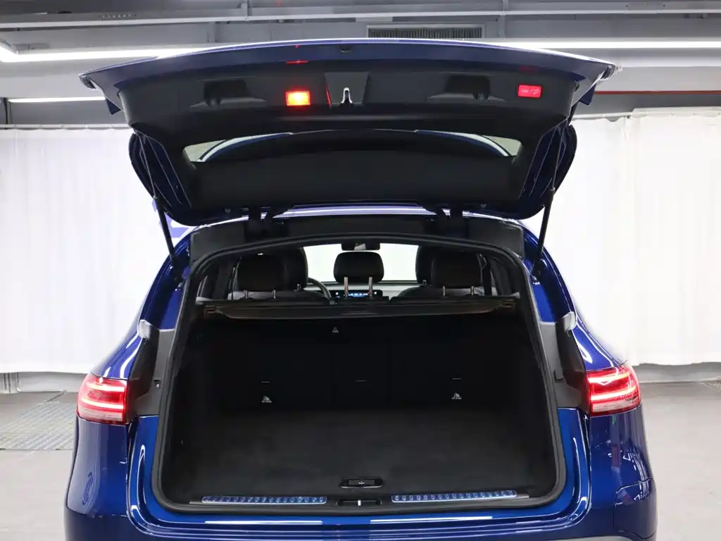 Mercedes-Benz EQC 2021 — фото 26