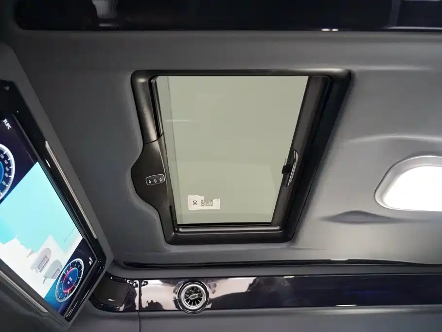 Mercedes-Benz V-Class 2021 — фото 11