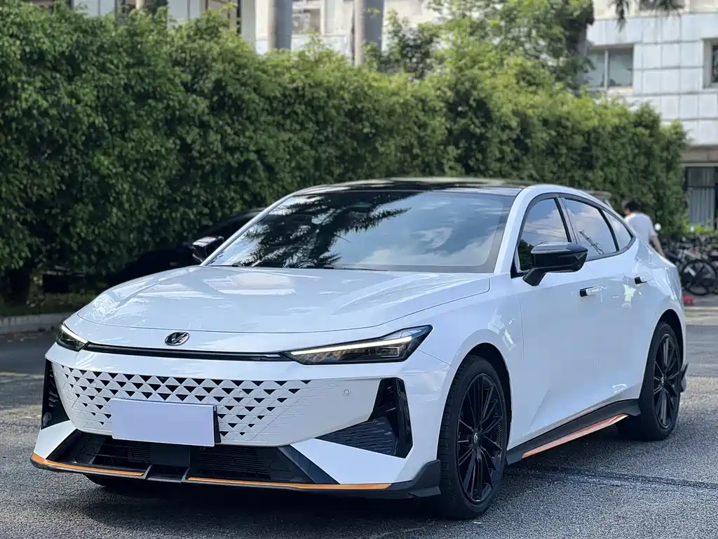 Changan UNI-V 2024