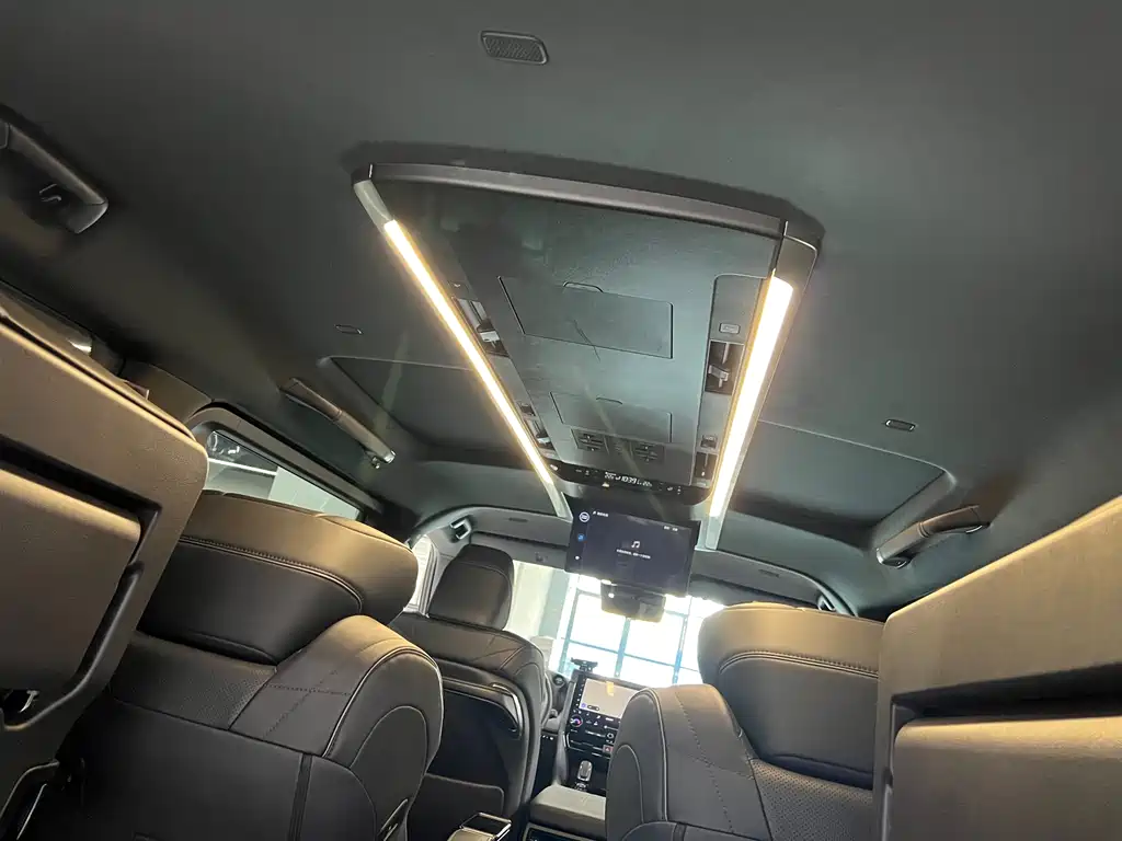 Toyota Alphard 2025 — фото 8
