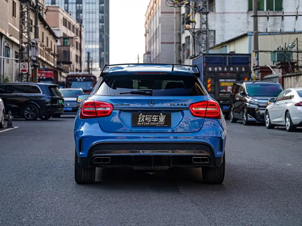 Mercedes-Benz GLA AMG 2017 — фото 4