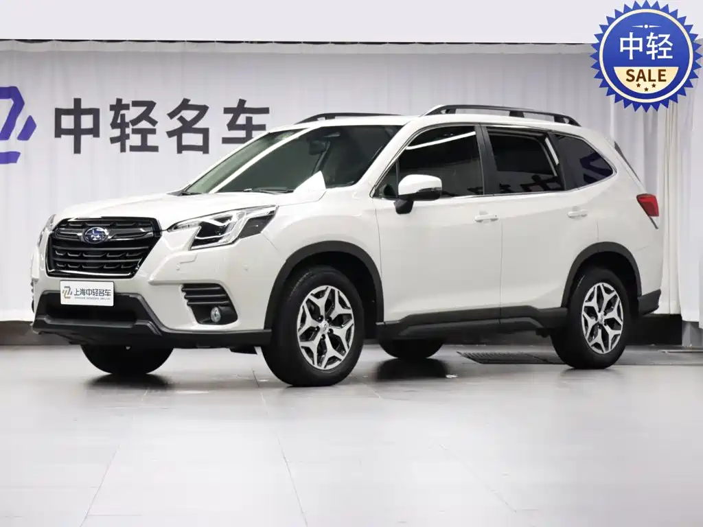 Subaru Forester 2023 — фото 1