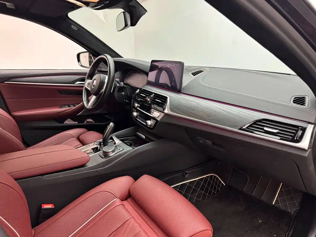 BMW 5 Series 2020 — фото 11