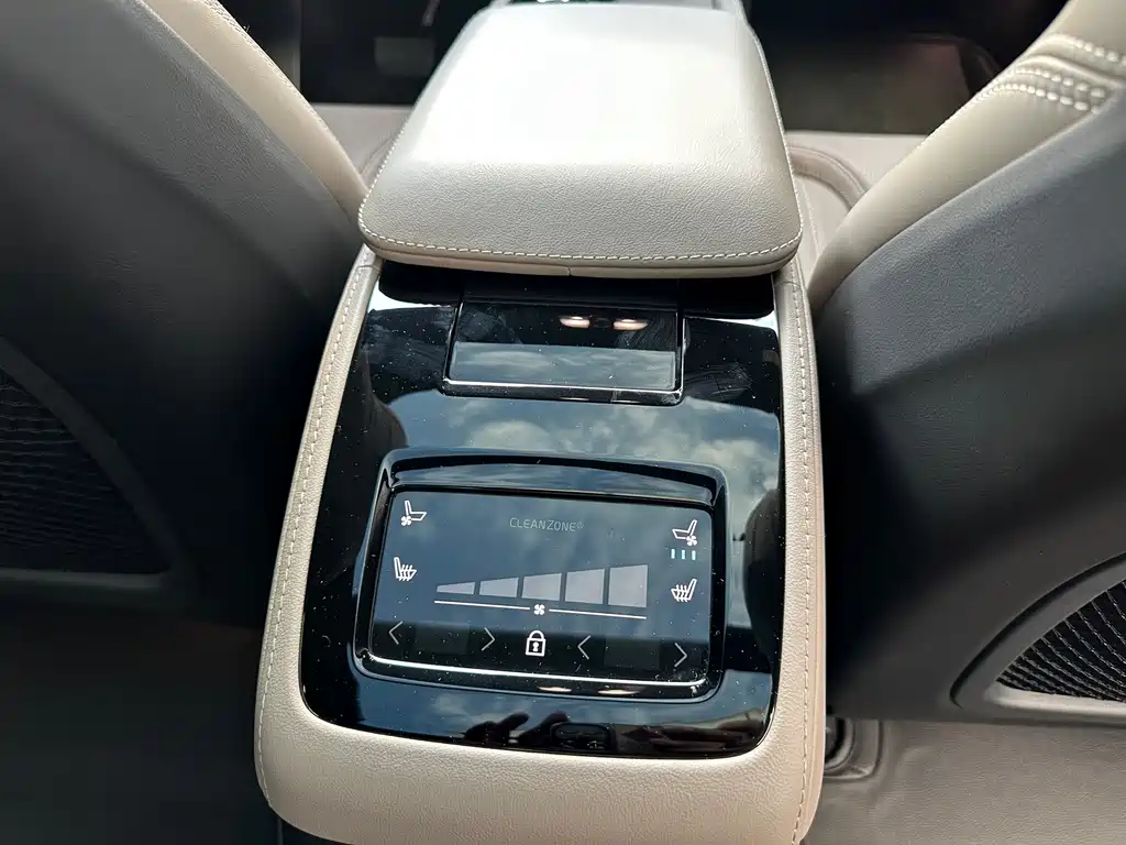 Volvo S90 Plug-In Hybrid 2025 — фото 24