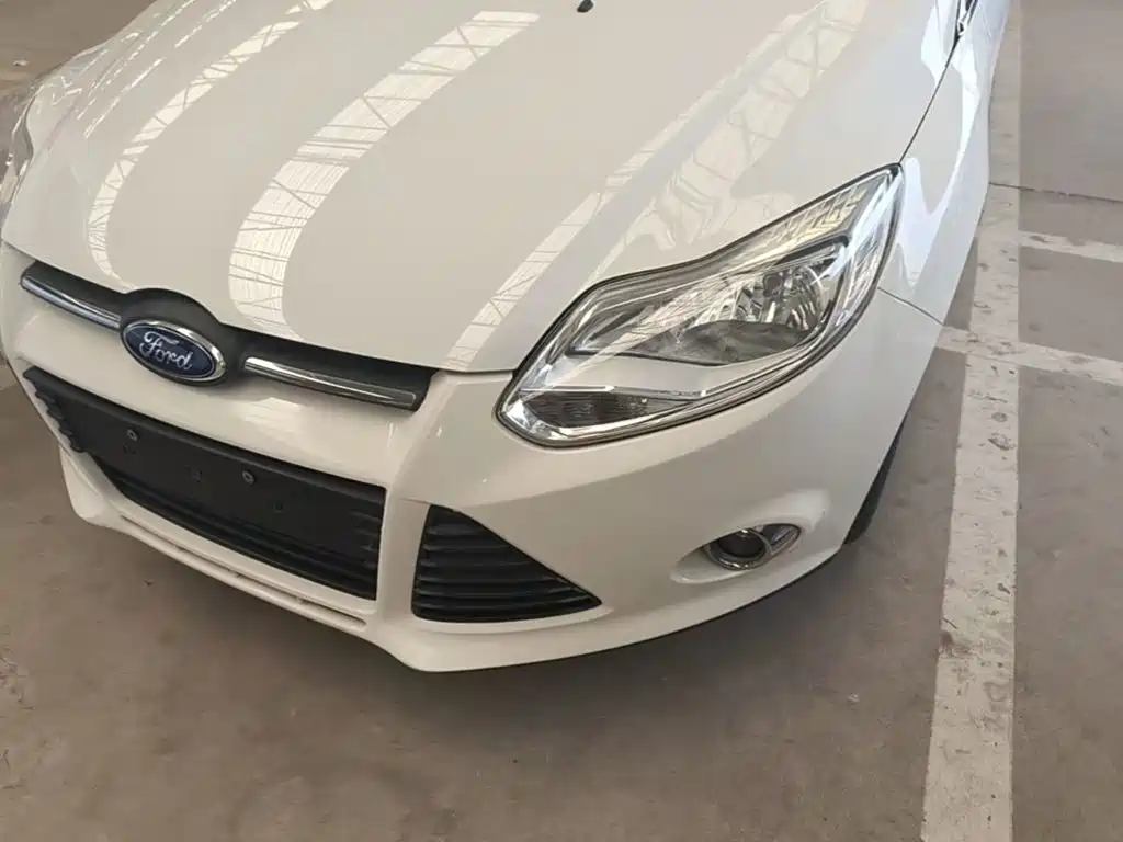 Ford Focus 2015 — фото 18
