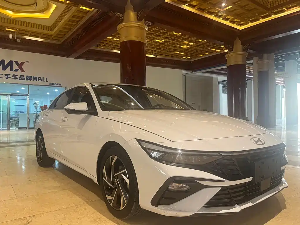 Hyundai Elantra 2023