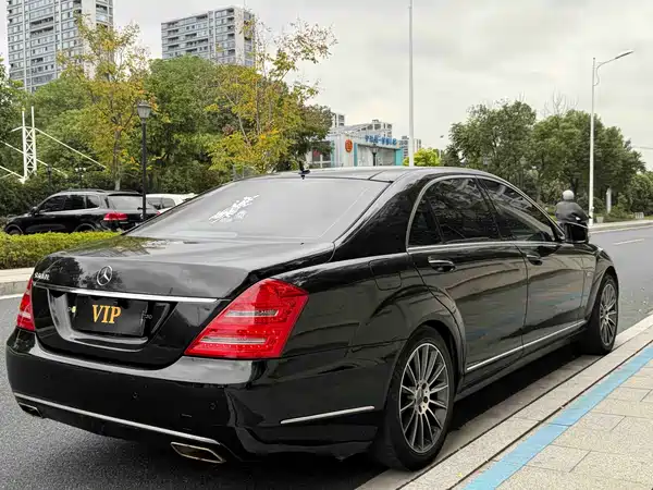 Mercedes-Benz S-Class 2008