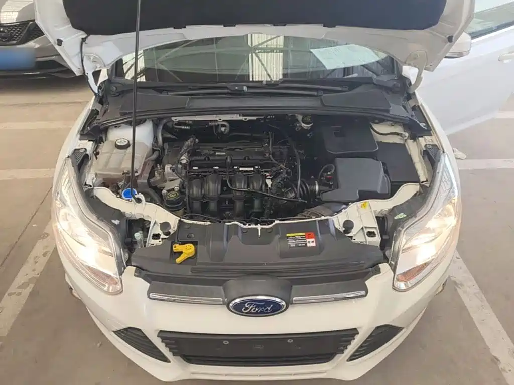 Ford Focus 2015 — фото 16