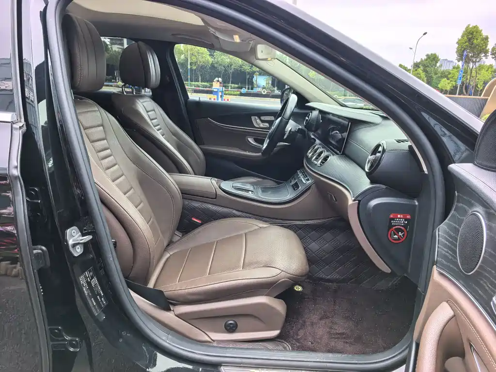 Mercedes-Benz E-Class 2019 — фото 13
