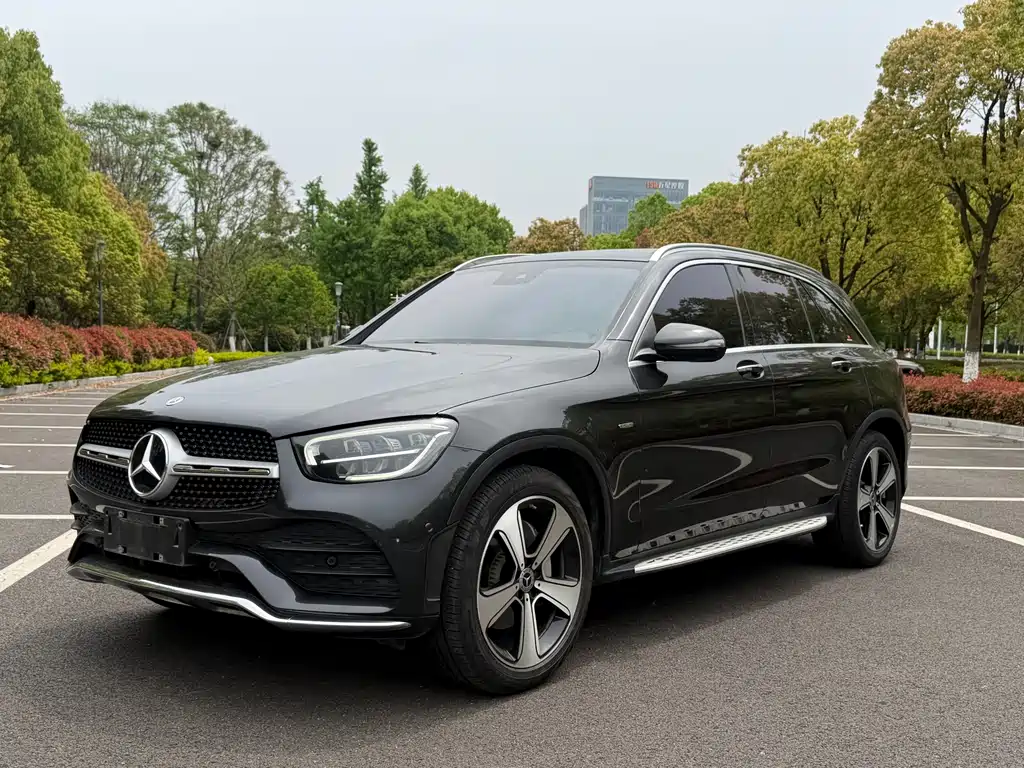 Mercedes-Benz GLC 2022 — фото 1