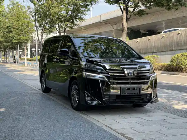 Toyota Vellfire 2023