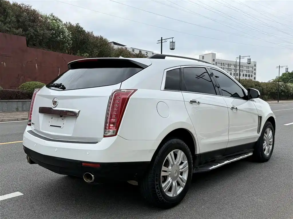 Cadillac SRX 2016 — фото 4