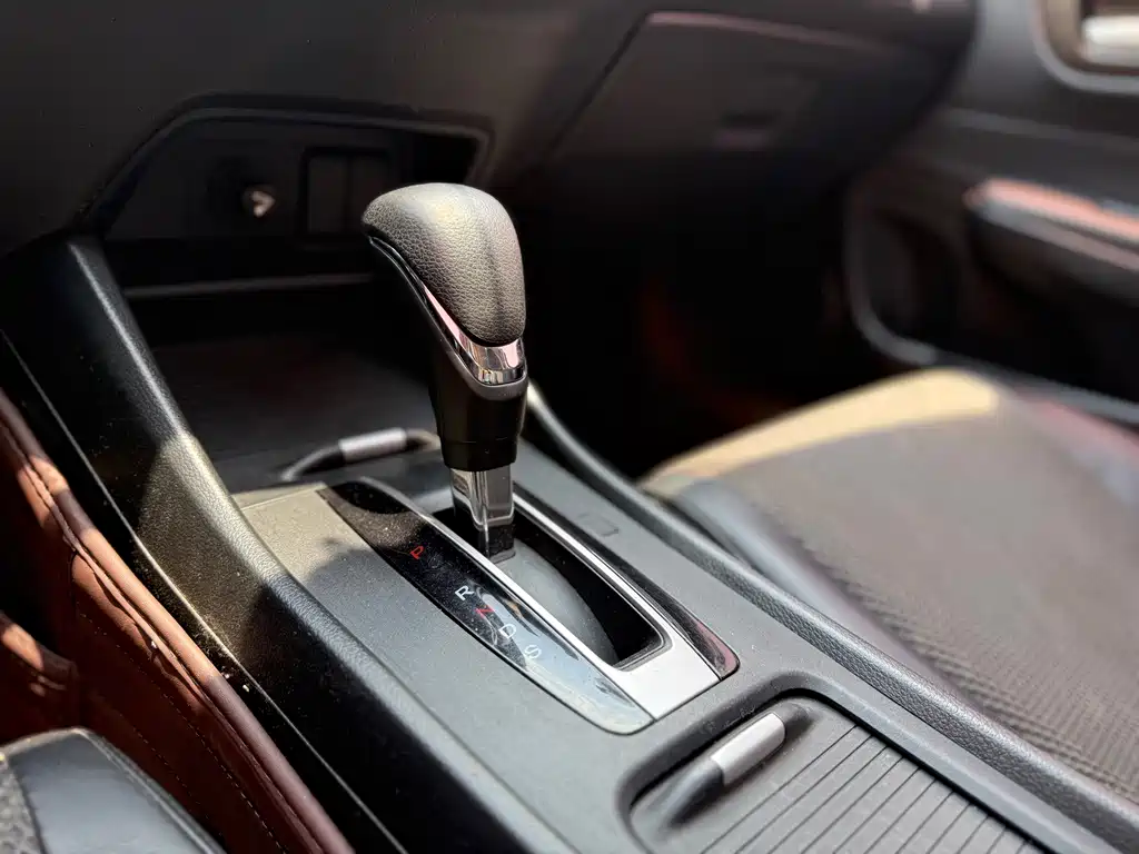 Honda Jade 2017 — фото 14
