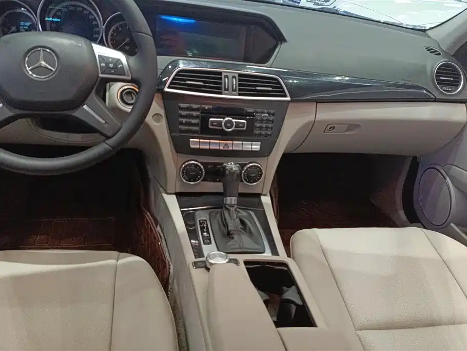 Mercedes-Benz C-Class 2013 — фото 16