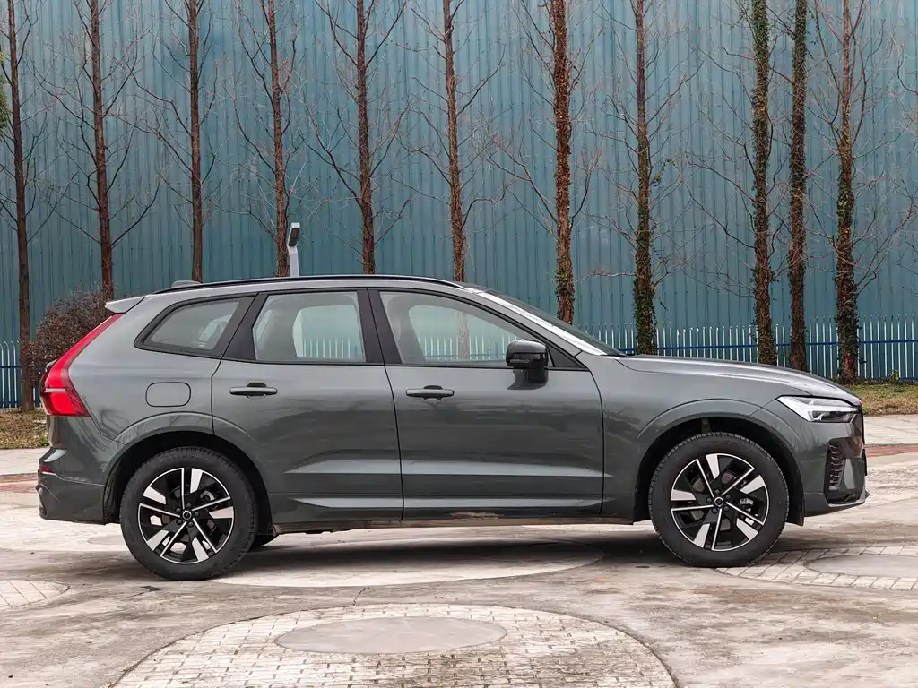 Volvo XC60 2025 — фото 6
