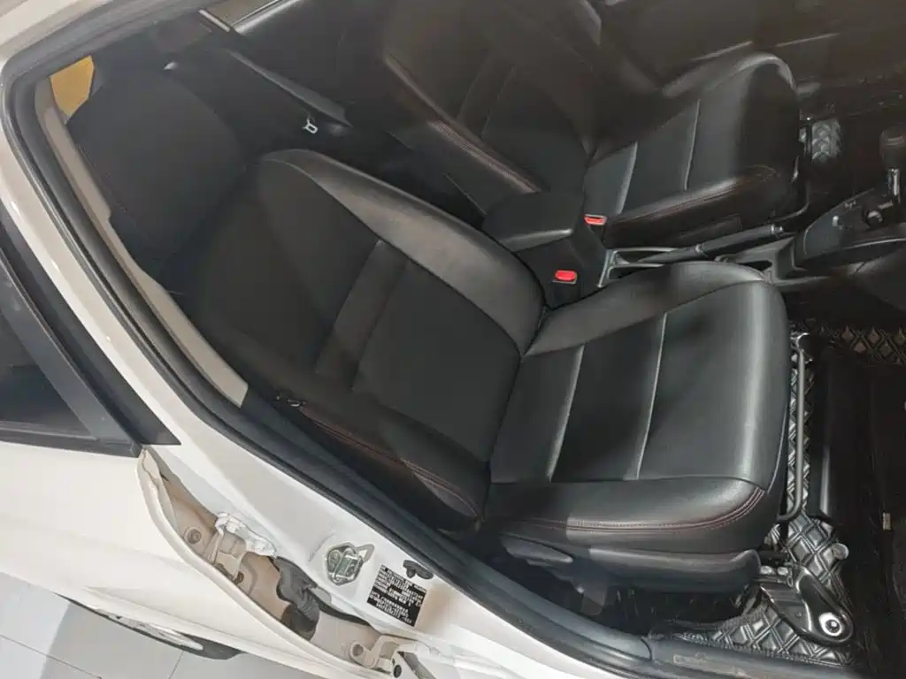 Toyota Yaris L 2019 — фото 25