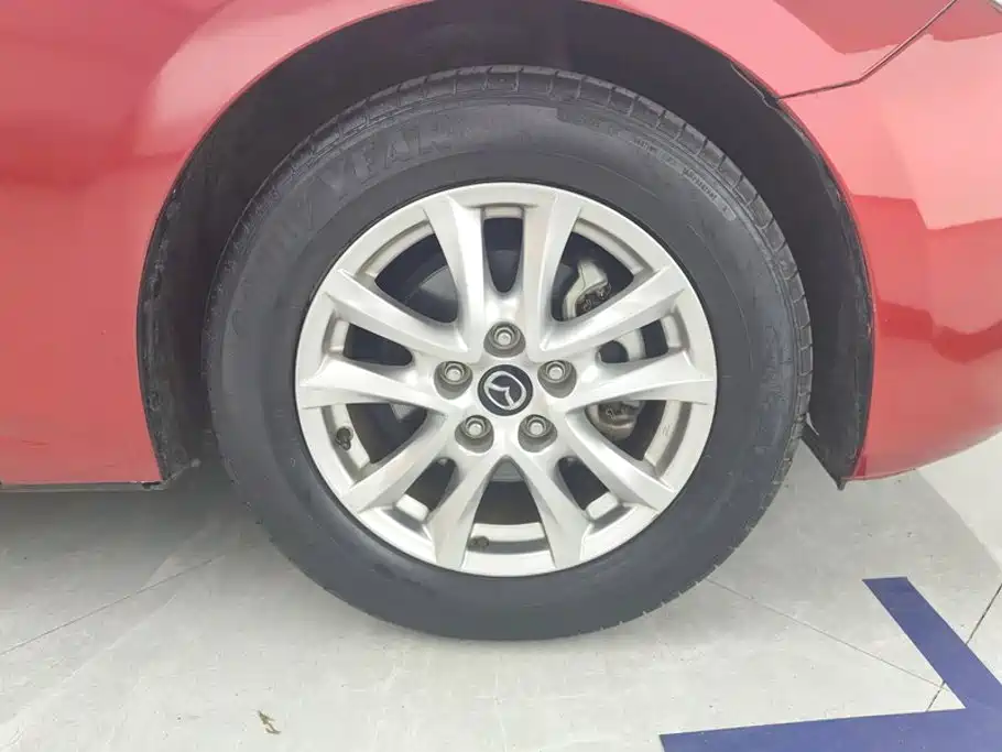 Mazda 3 Axela 2015