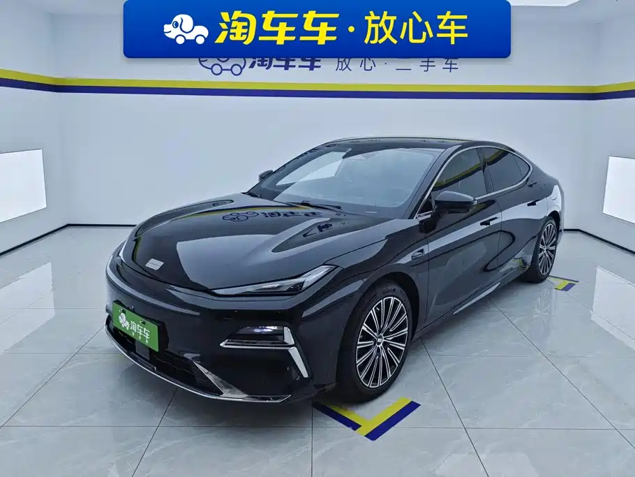 Geely Galaxy Starshine 8 2025 — фото 1
